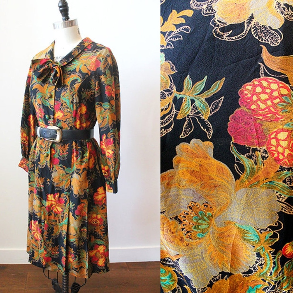 Vtg 70s Gucci-esque Japanese Floral Retro Dress